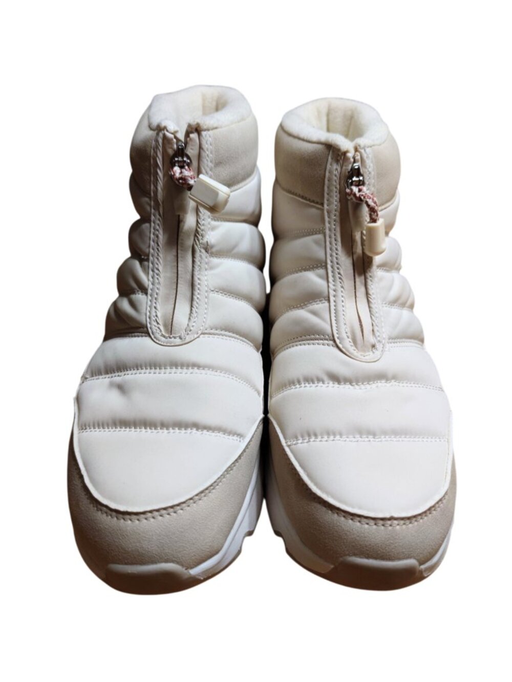 Magellan Outdoors Women's Puffer Front Zip Boot Waterproof Size 10B White 183438